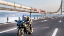 Мотоциклетният състезател ускорява до 400 км/ч ...