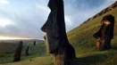 Видео. Пешеходни статуи на великденския остров...